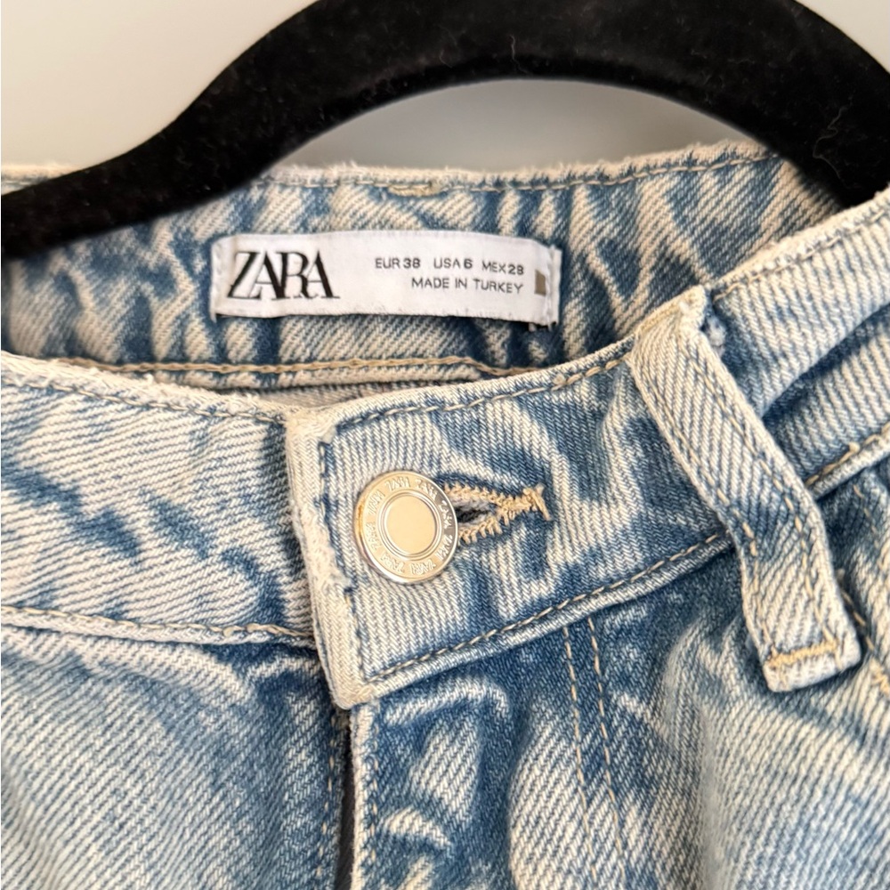 Zara Women's Light Blue Denim Jeans